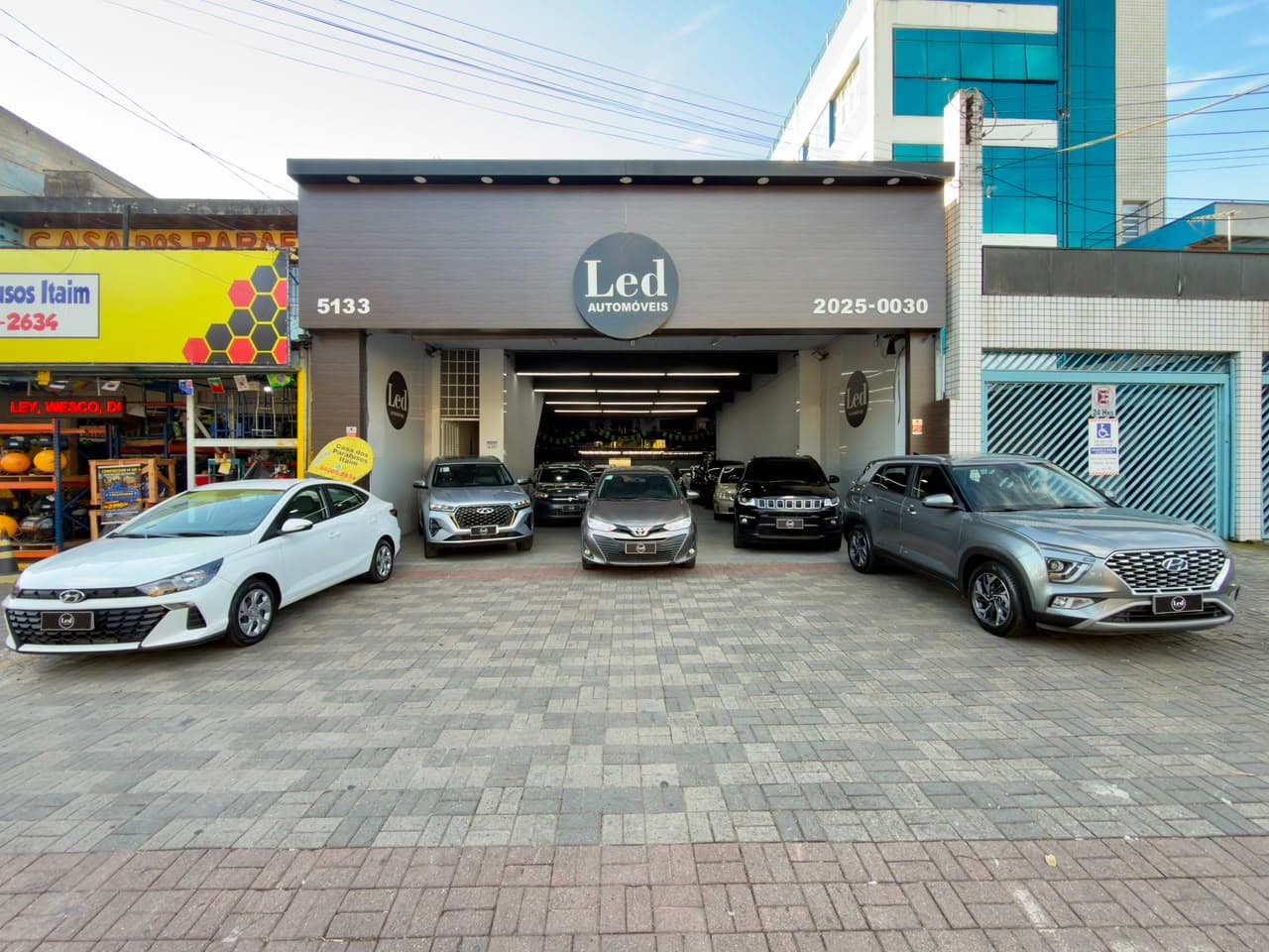 Fachada da Led Automóveis na Avenida Marechal Tito, 5133, Itaim Paulista