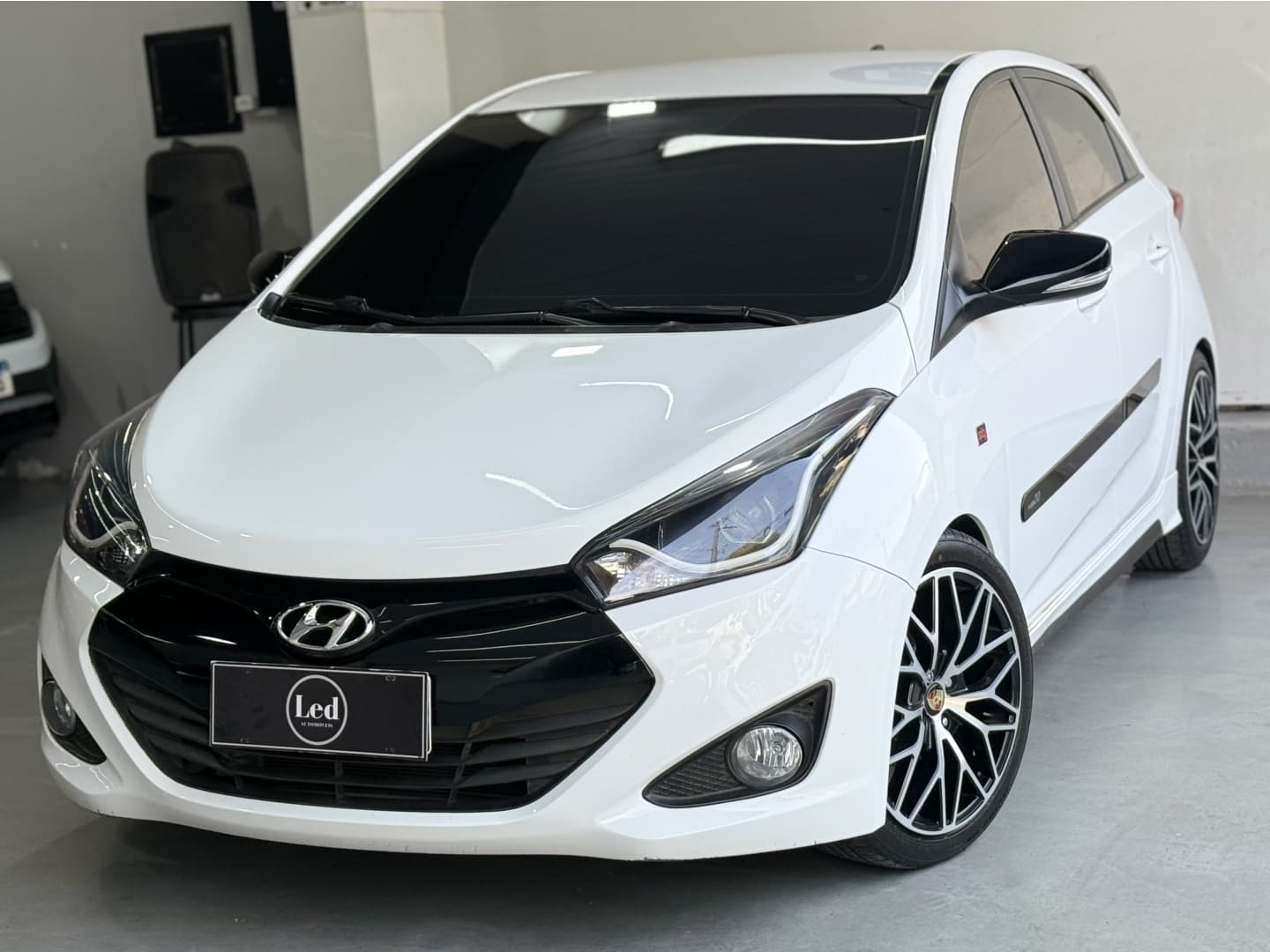 HYUNDAI HB20 1.6 COMFORT PLUS 16V FLEX 4P AUTOMÁTICO 2015